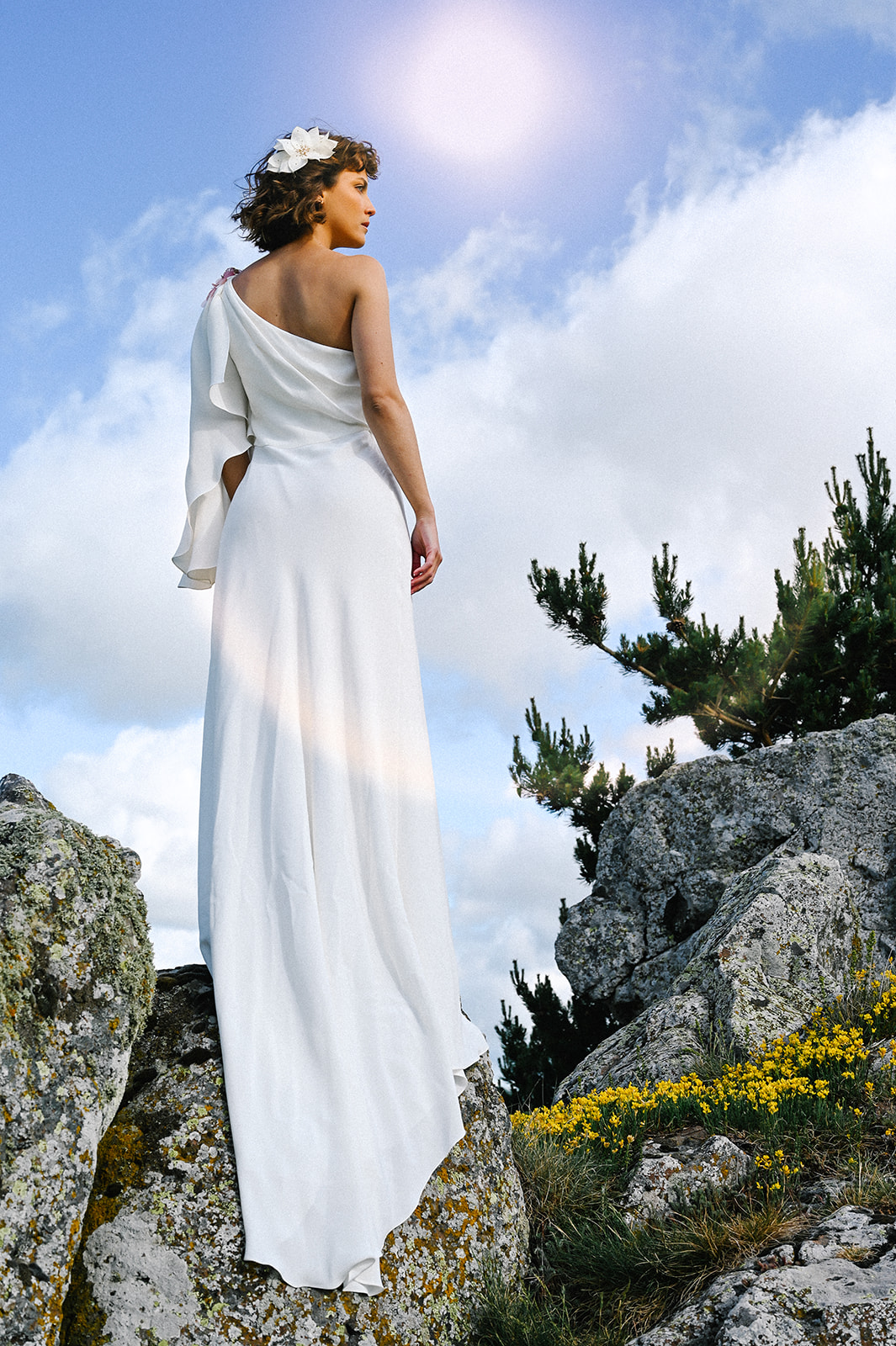 L’Atelier De Clotilde - Shooting photos réalisé en pleine nature avec un esprit vintage et intemporel. La nature m'inspire du romantisme et de la douceur par Clotilde Barois Photographe.